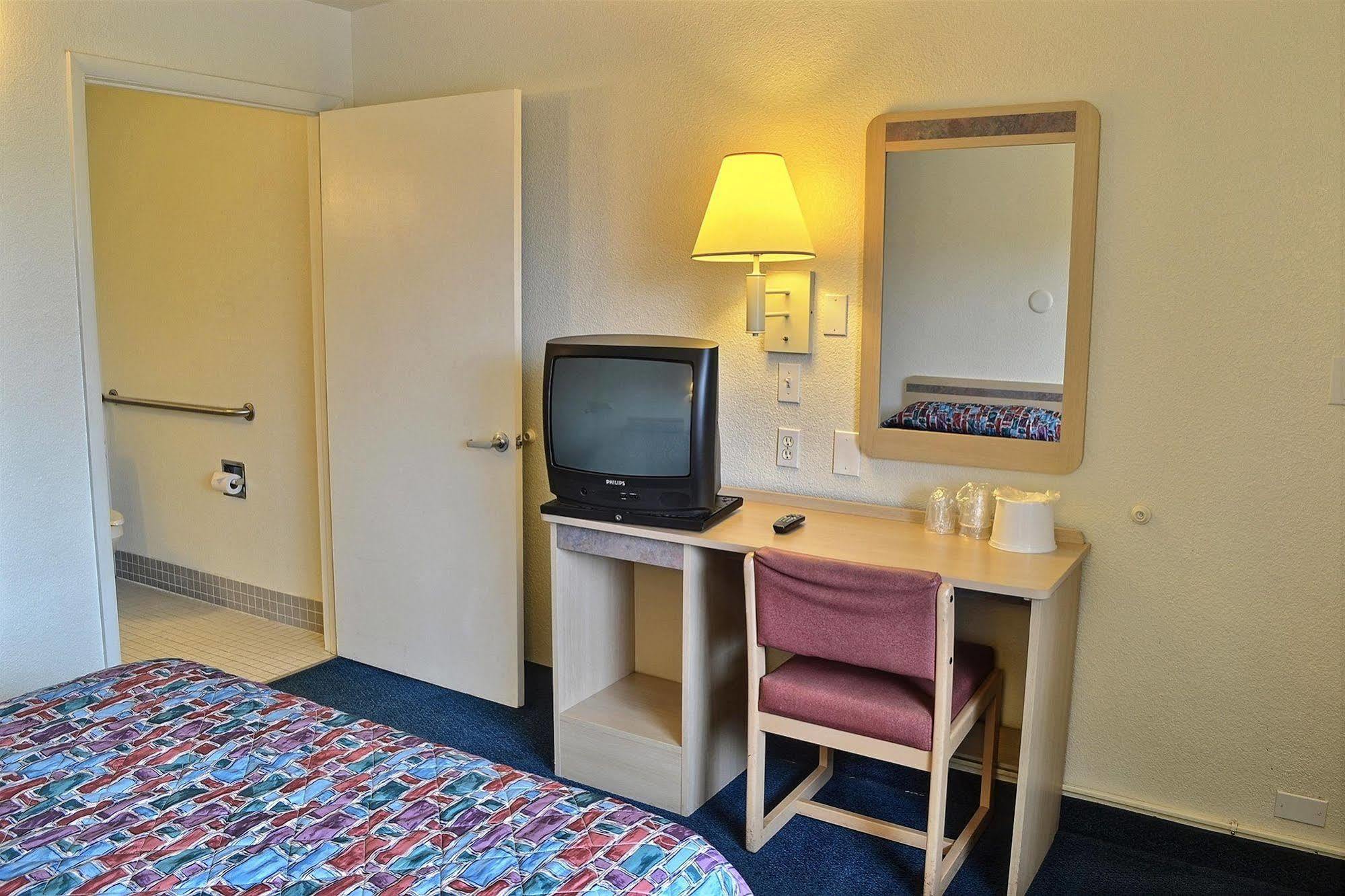 Motel 6-Billings, Mt - South Exterior photo