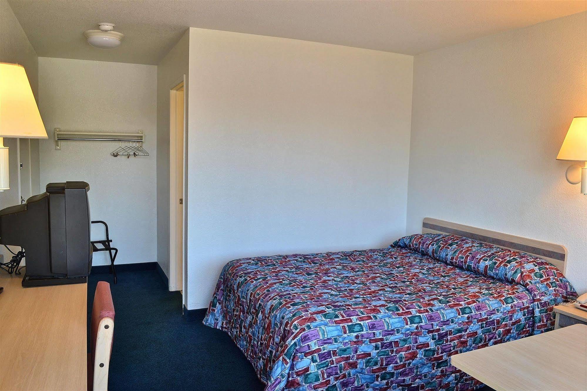 Motel 6-Billings, Mt - South Exterior photo